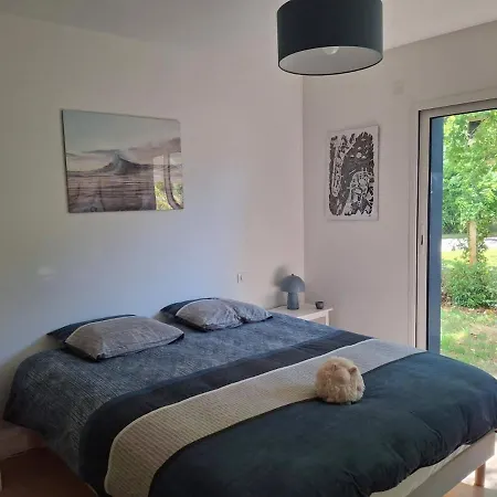 Le Flamboyant, Central, & Port Διαμέρισμα *