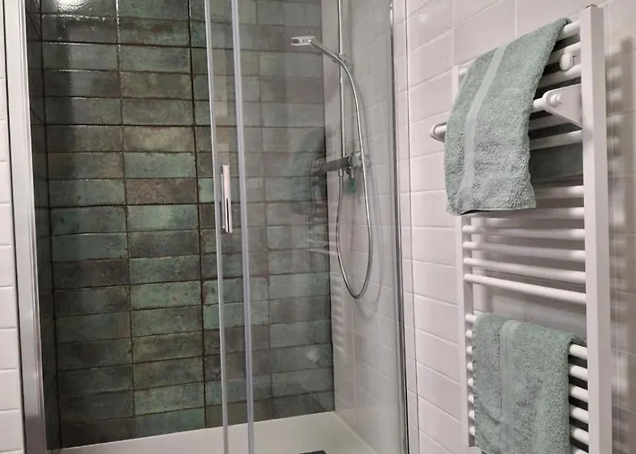 Le Flamboyant, Central, & Port *